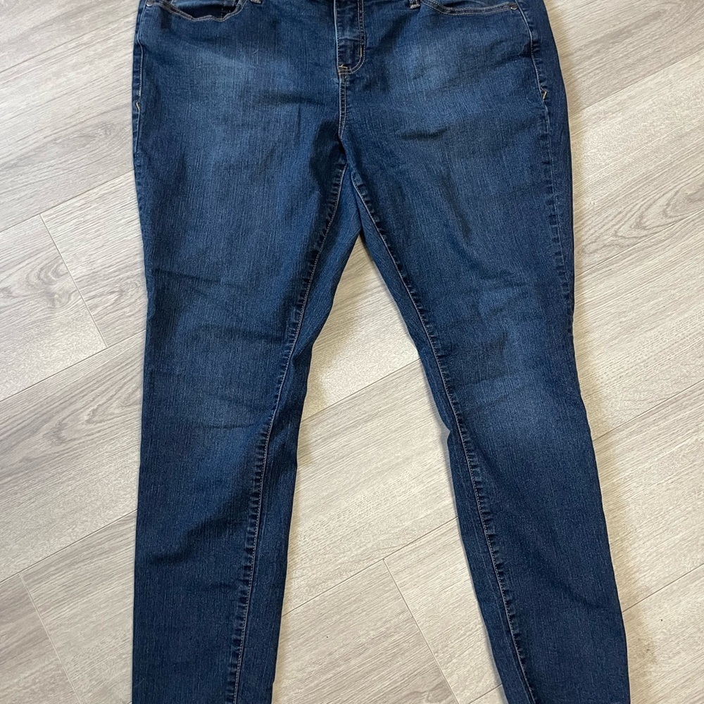Torrid Curvy Skinny Jeans Sz 18R